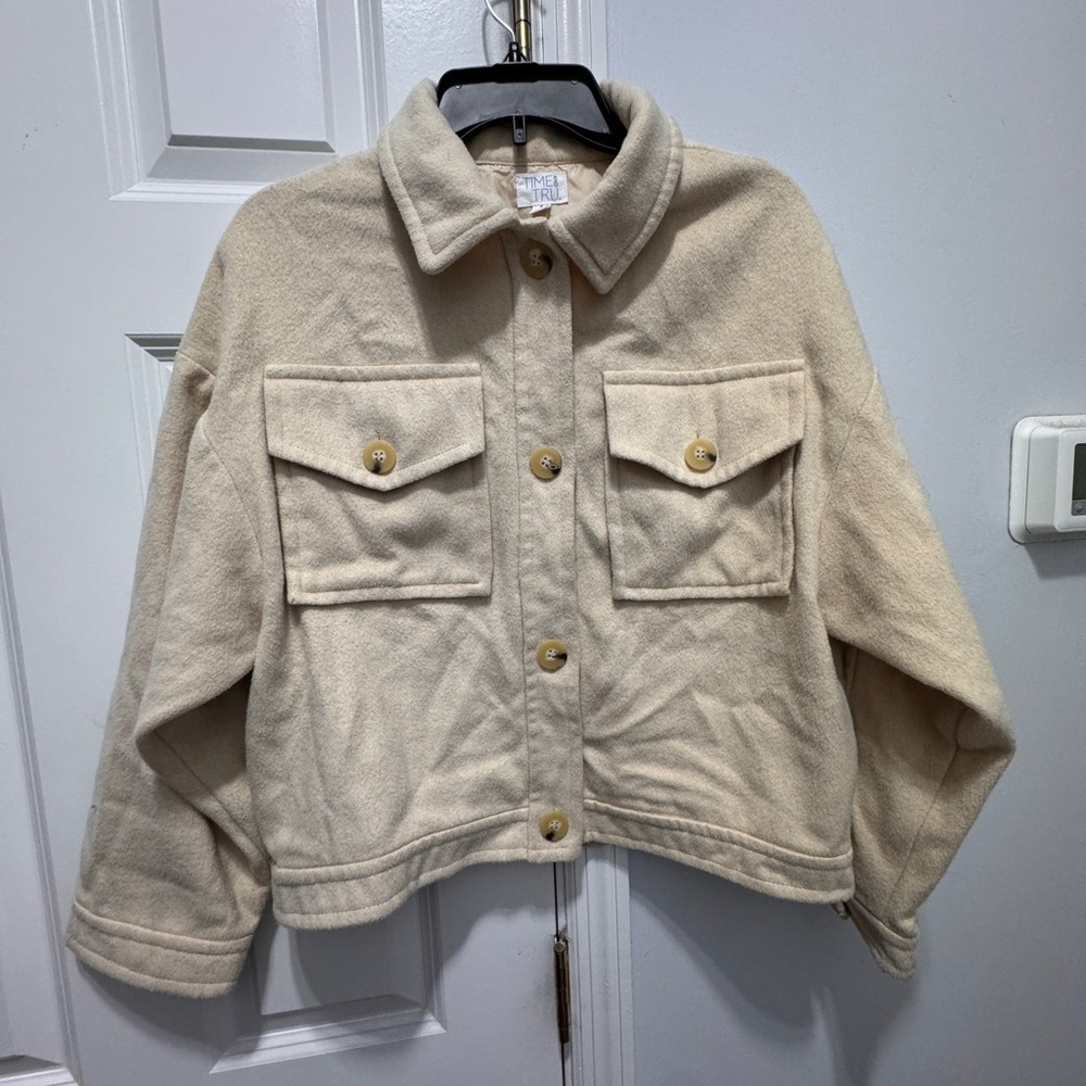 Time snd Tru size small 4-6 cream shirt jacket